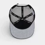 casquette de golf noire et blanc